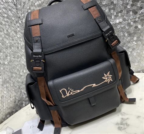 dior cactus jack backpack.